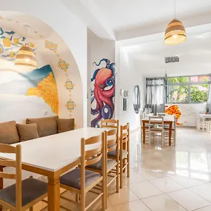 Hasta La Vista Hostel